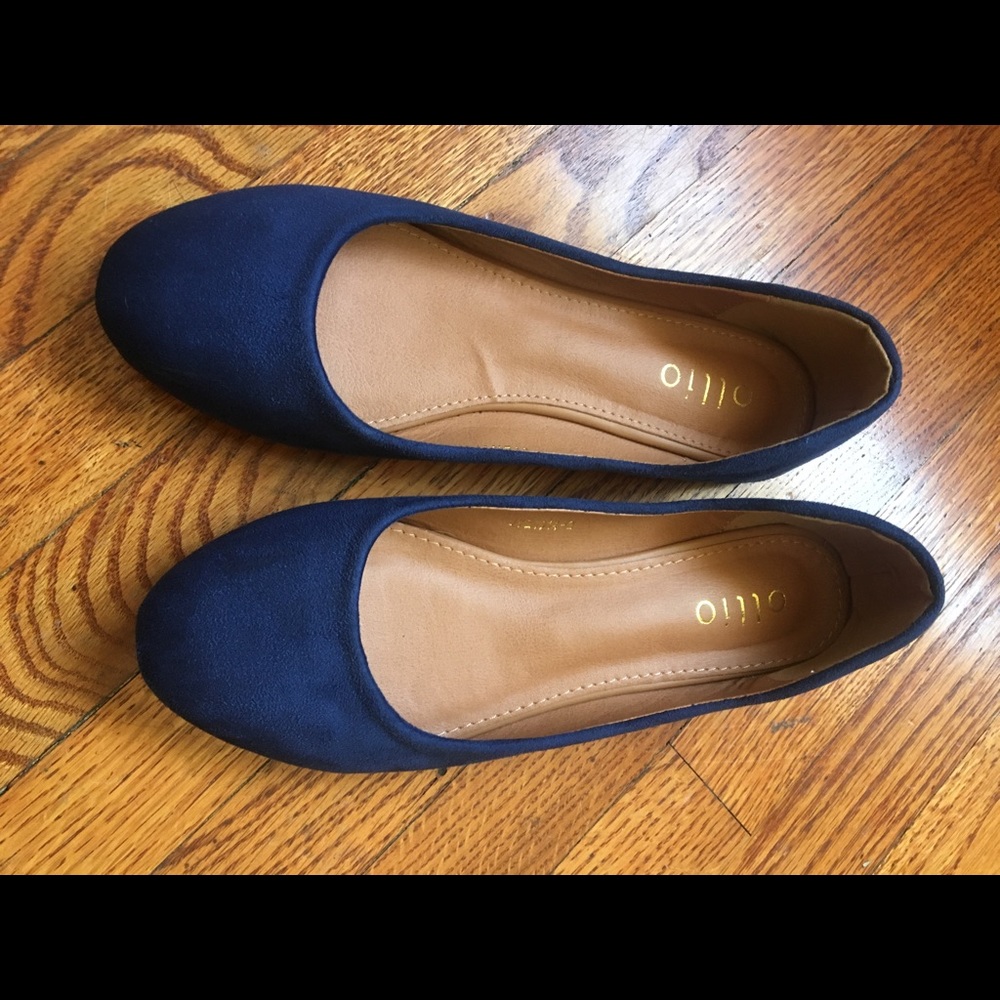 Size 8.5 Ollio flats - Never worn
